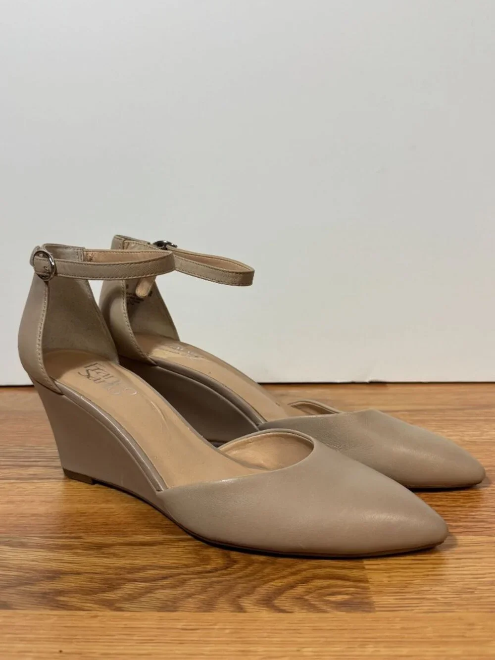 Franco Sarto Fayth Beige Pointed Toe Leather Wedge Heels Size 9